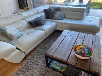 GRATIS witte lederen zetel