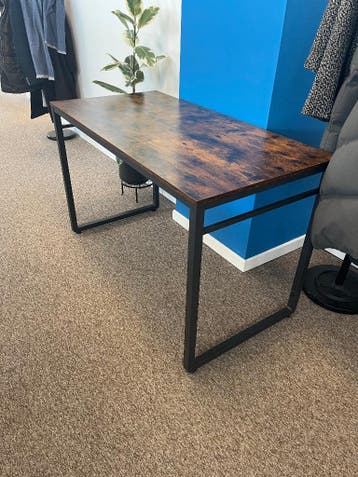 GRATIS BUREAUTAFEL — KOM OPHALEN