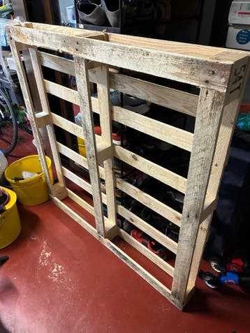 Houten pallet 120 cm x 120 cm