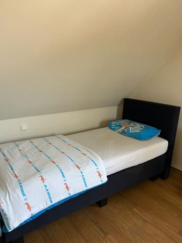Eenpersoons boxpring zonder matras