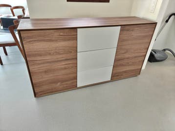 Dressoir en tafel gratis af te halen
