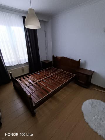 Gratis bed met commode en ruime kleerkast regio kruibeke