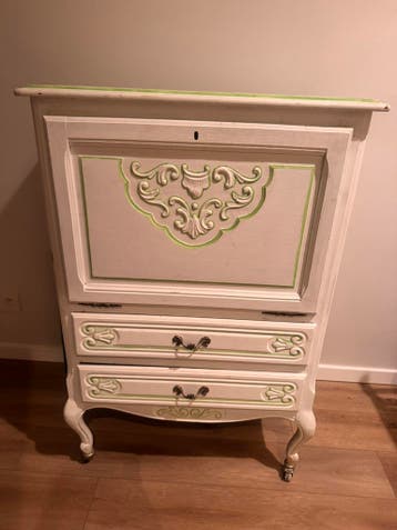 Antieken kastje (Gratis)