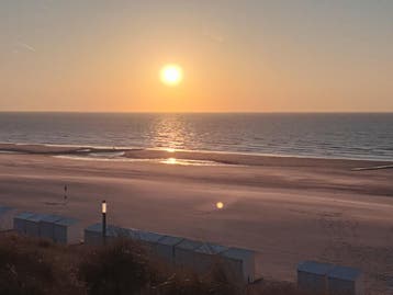 Gezelschap, wandeling, koffie met man van 60