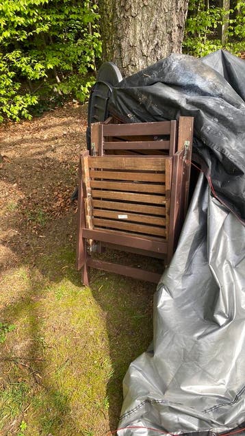 Gratis 8 Houten stoelen