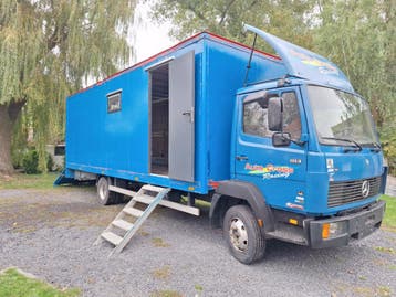 Mercedes 814 - basis voor camper - laadbrug en trekhaak