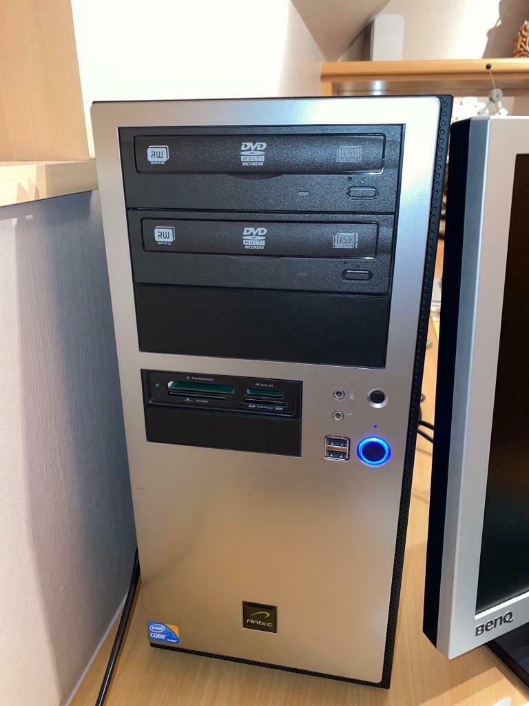 Desktop geassembleerde,scherm en draadloze toetsenbord &muis, Ophalen, Zo goed als nieuw