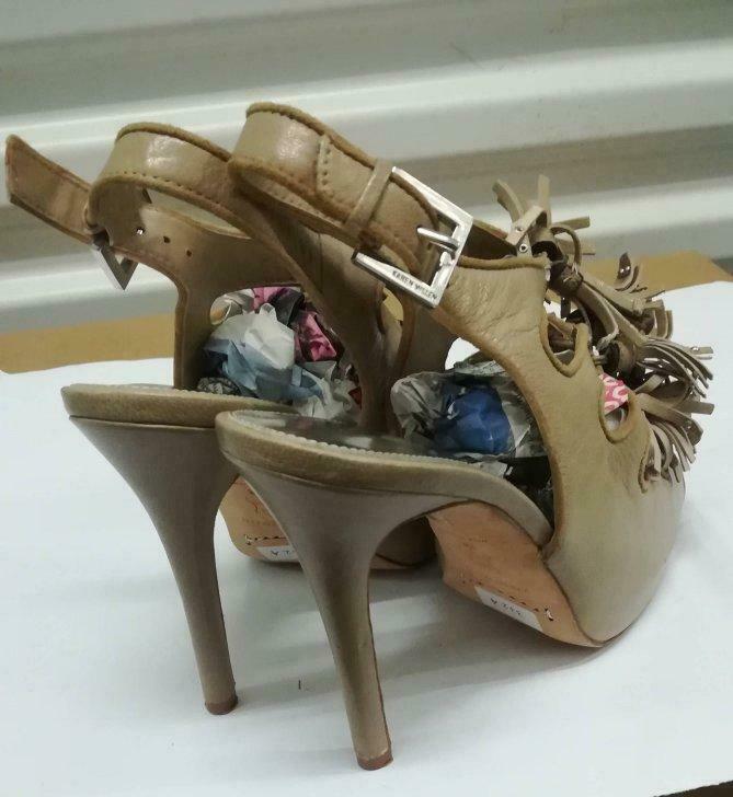 332A * Karen MILLEN -sexy grijze leren sandalen (38), Kleding | Dames, Schoenen, Gedragen, Pumps, Ophalen of Verzenden