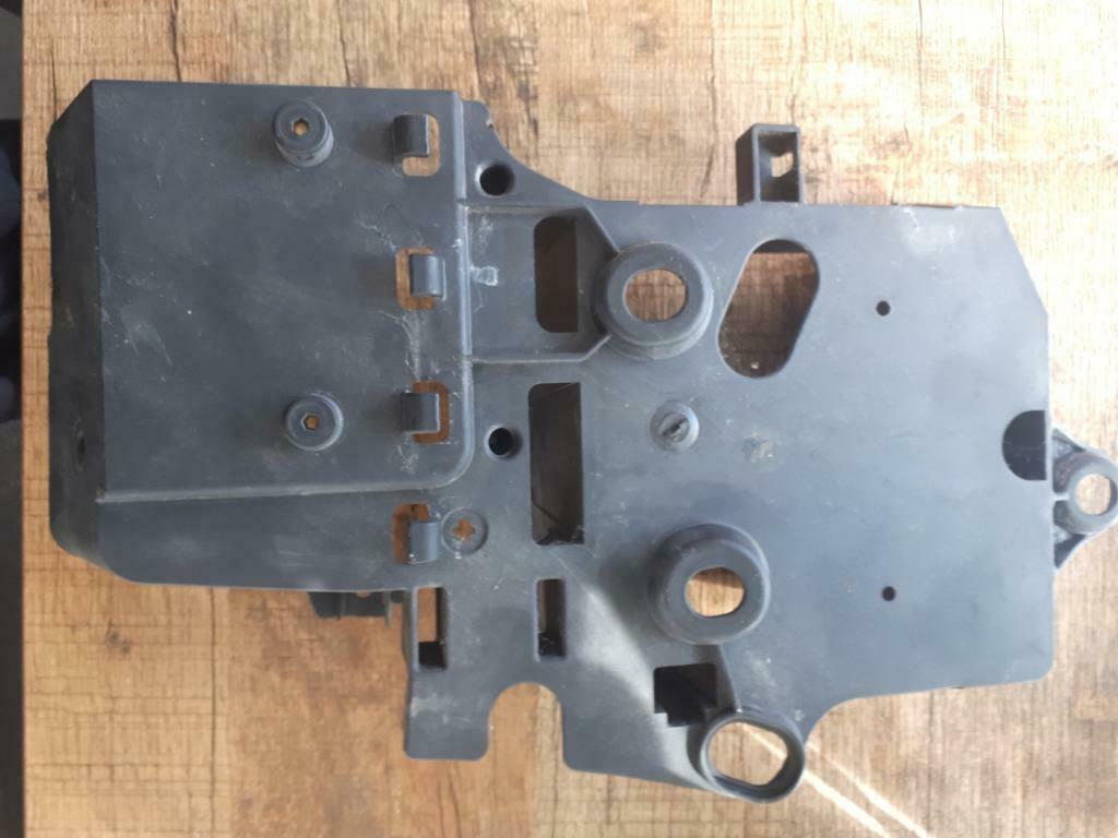 829.1.939.1A Ducati battery box (916 ?), Enlèvement ou Envoi, Utilisé