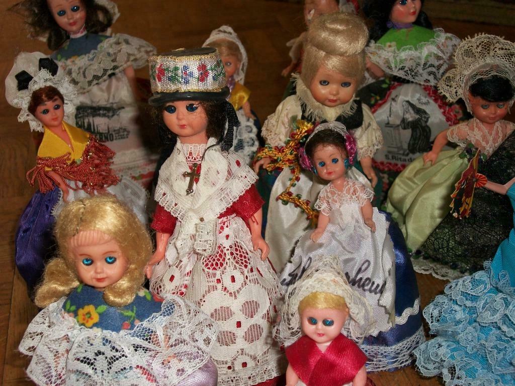 popjes met klederdracht, Verzamelen, Poppen, Gebruikt, Ophalen of Verzenden