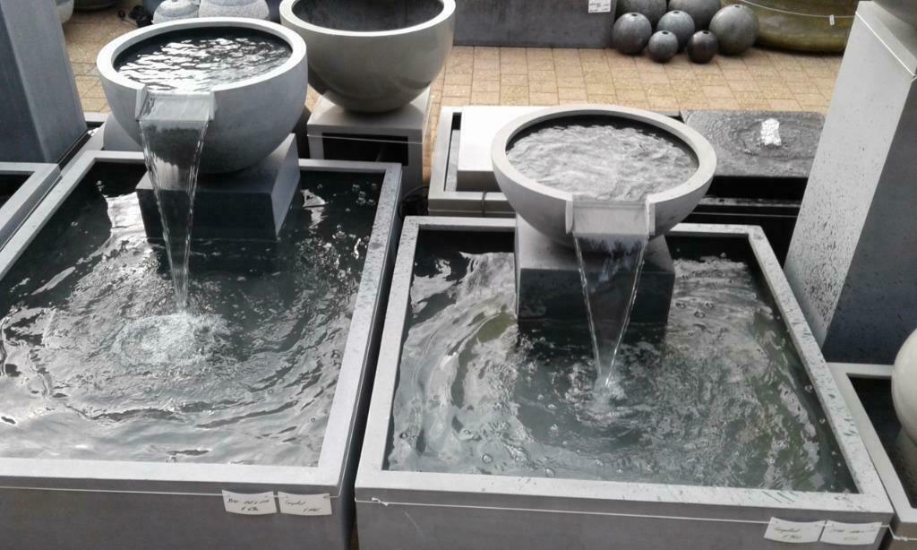fontaine de jardin ,1 bac d eau rect + demi boule et pompe, Enlèvement ou Envoi, Neuf, Pierre, Fontaine