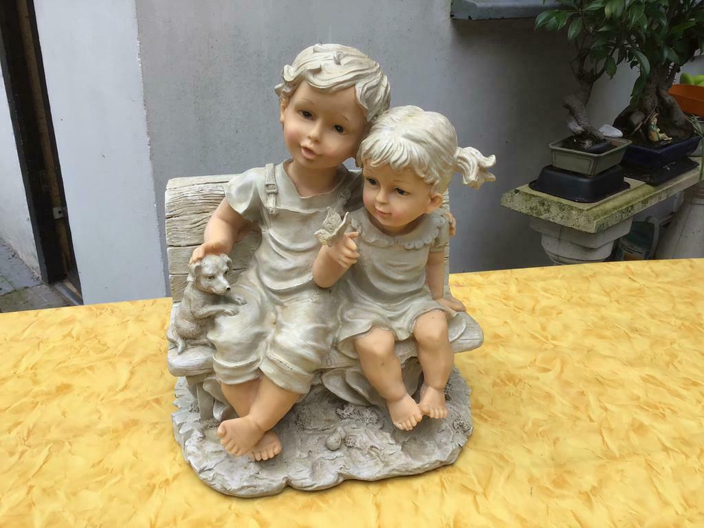 Statue 2 enfants assis sur un banc, Neuf