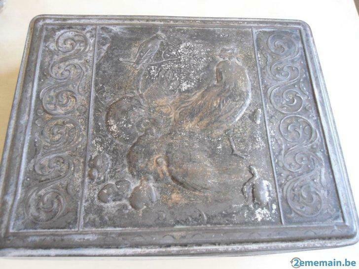 Très Ancienne et surtout TRES Rare Boîte métallique HARIBO d