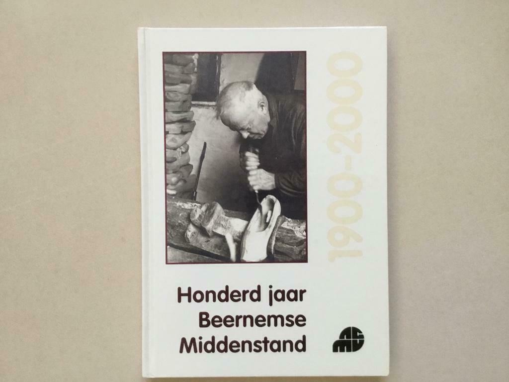 Honderd jaar Beernemse middenstand., Ophalen of Verzenden, Nieuw
