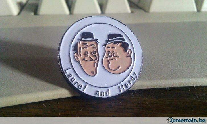 2 Pin's Laurel and Hardy 1993 Larry Harmon Picture Corp, Collections, Enlèvement ou Envoi, Neuf, Insigne ou Pin's