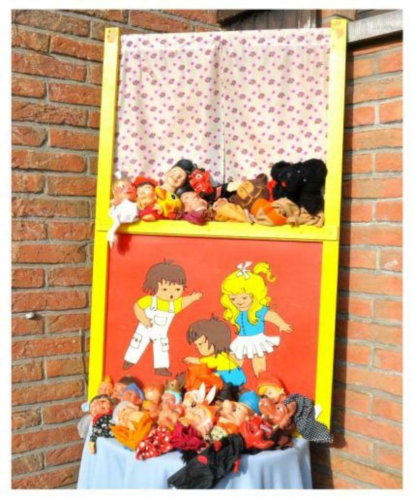 D théâtre de marionnettes vintage + 27 marionnettes, Antiquités & Art, Enlèvement