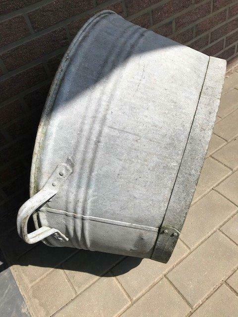 Oude grote zinken teil, Enlèvement ou Envoi