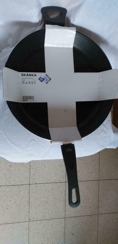 Ikea skanka pan 32 cm, Huis en Inrichting, Keuken | Potten en Pannen, Nieuw, Koekenpan of Braadpan, Keramische plaat, Ophalen of Verzenden
