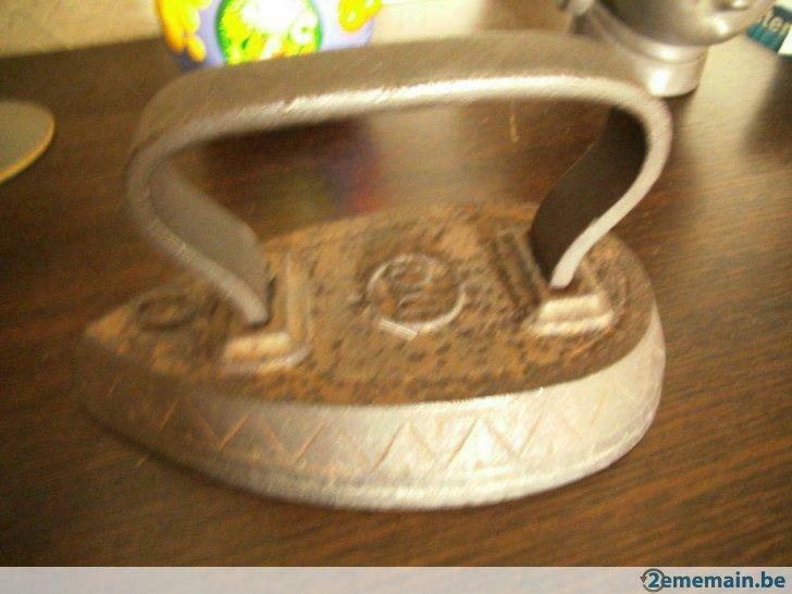 fer a repasser en fonte.