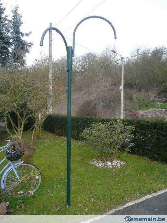 poteau pour suspension fleurs - à fixer dans le sol, Enlèvement, Utilisé, Béton