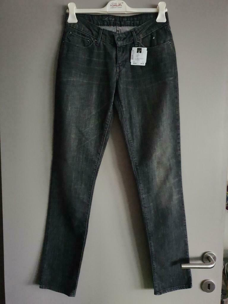 Nieuwe jeans van Levi's maat 29/34, Neuf, Enlèvement ou Envoi, Longs, Levi's