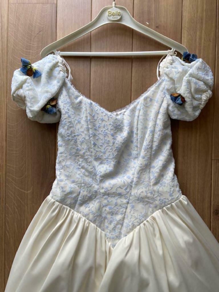 Robe de mariée avec fines broderies et jupon Taille S, Ophalen, Trouwjurk, Wit, Zo goed als nieuw