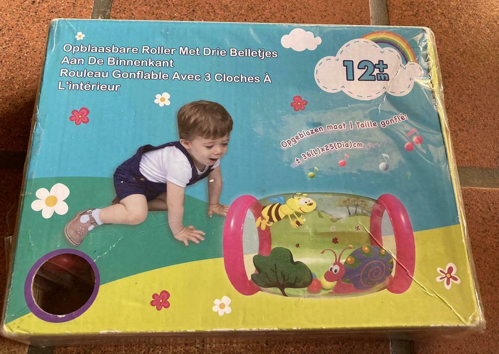 Nieuwe kruiprol met 3 belletjes in., Kinderen en Baby's, Ophalen of Verzenden