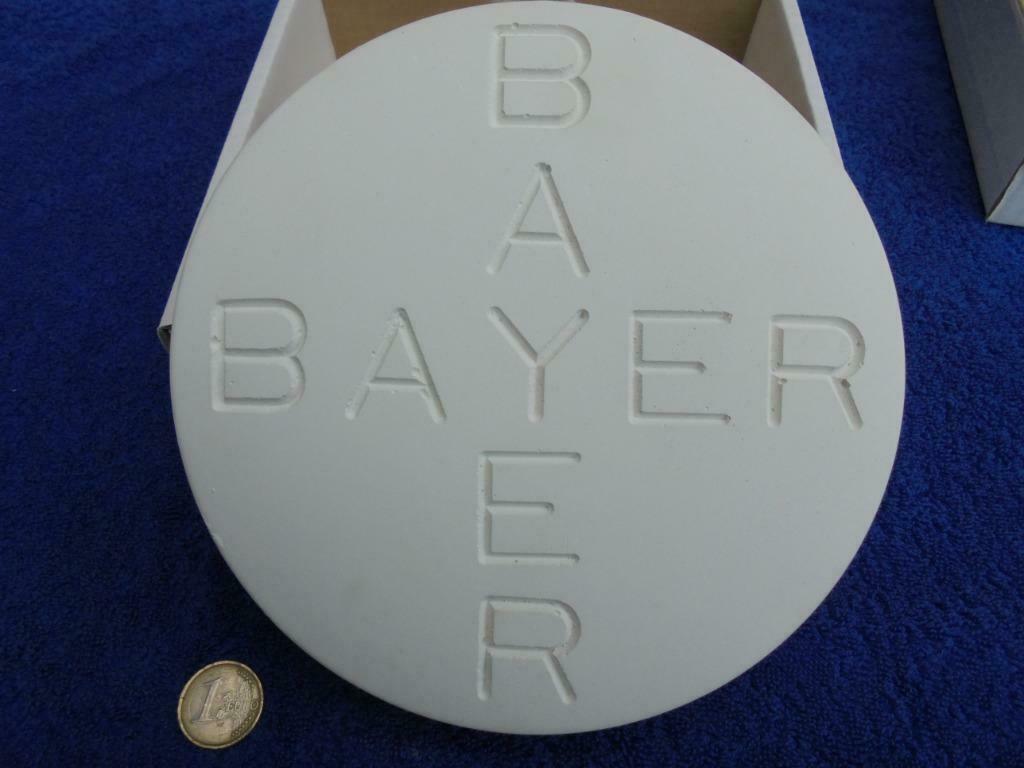 Pièce de collection: 100 ans de BAYER .17cm"NEW" unique coll, Enlèvement, Neuf, Autres types