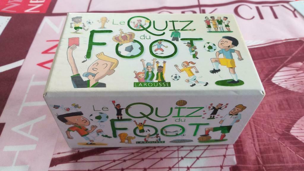 Quiz foot - éditions Larousse - comme neuf, Enlèvement ou Envoi, Comme neuf, Larousse
