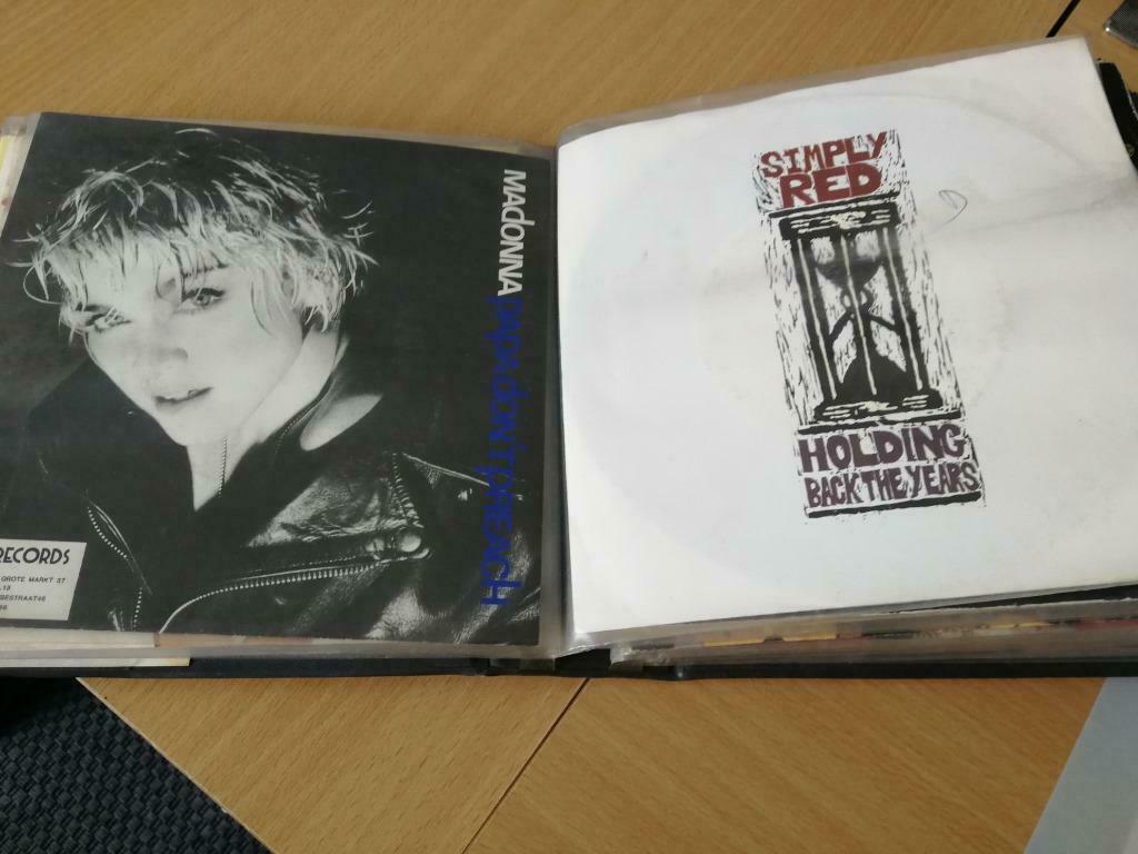 Lot van 27 singles (vinyl), Ophalen, Pop