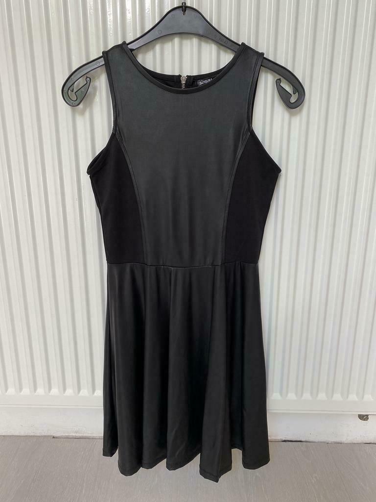 Robe Sinsay 36/S, Vêtements | Femmes, Robes, Porté, Taille 36 (S), Noir, Au-dessus du genou