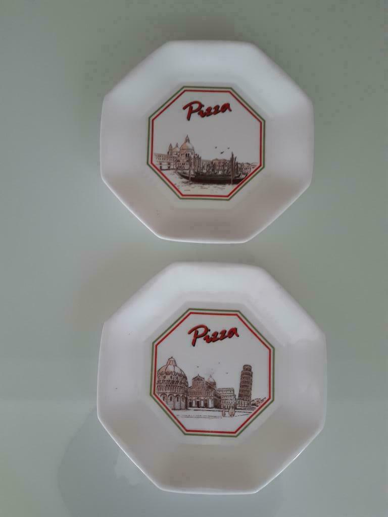 deux  assiettes à pizza = 10€, Maison & Meubles, Enlèvement ou Envoi, Comme neuf, Assiettes(s)