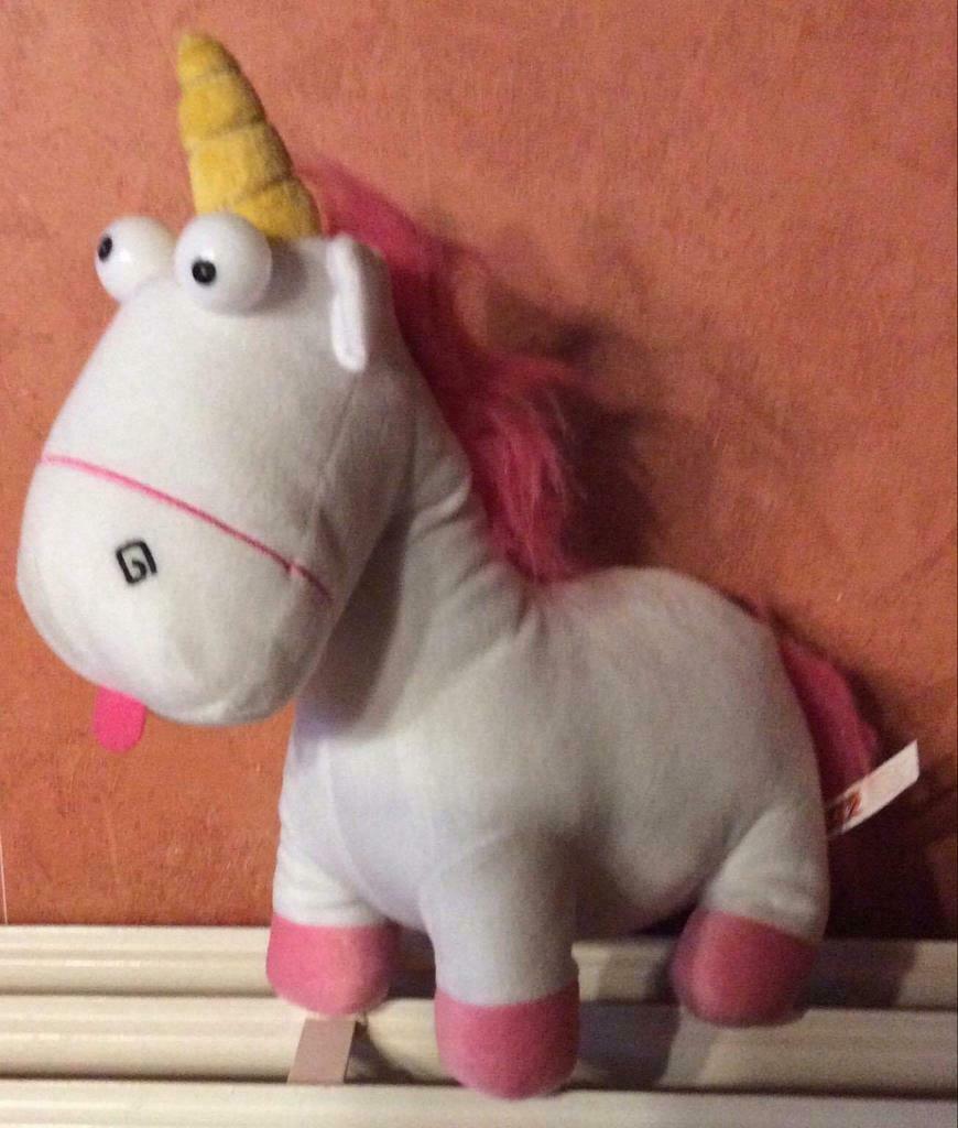 Fluffy de eenhoorn van bij de Minions., Ophalen of Verzenden, Zo goed als nieuw