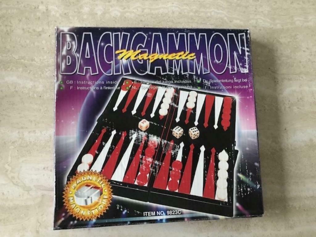 Spel (magnetisch) BACKGAMMON - 20cmx20cm (zn1215), Ophalen of Verzenden, Zo goed als nieuw, Reisspel