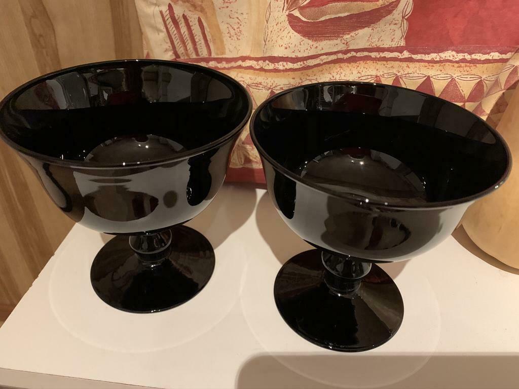 2 coupes  noires sur pied, Maison & Meubles, Comme neuf, Verre