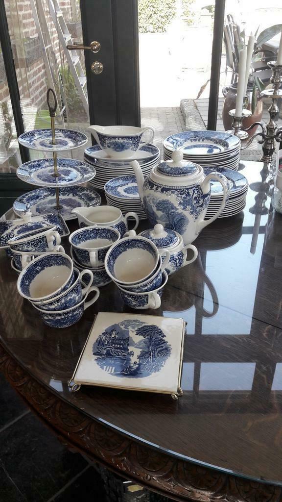 Petrus Regout 72 pièces de café / service alimentaire Castil, Antiquités & Art, Antiquités | Services (vaisselle) pièces, Enlèvement