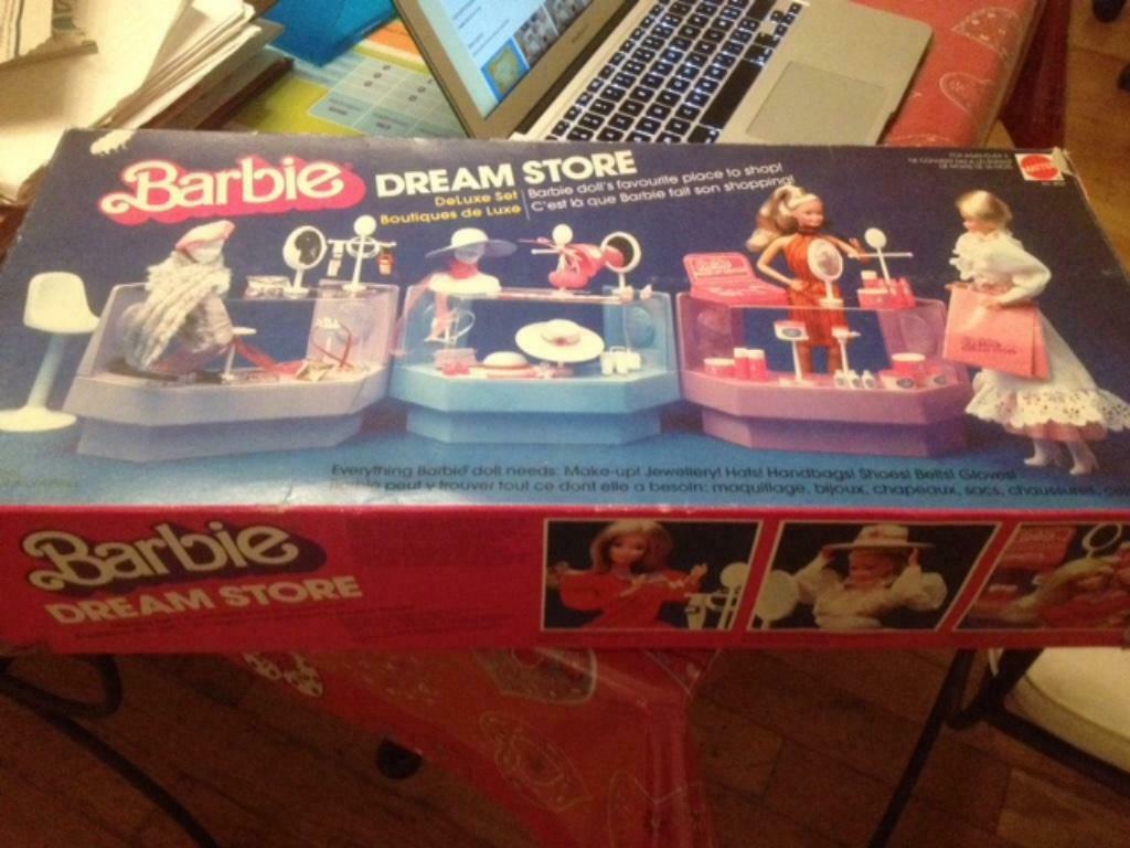BARBIE Vintage dream store deluxe N°4767 de 1983, 3 magasins, Verzamelen, Overige Verzamelen, Ophalen, Gebruikt