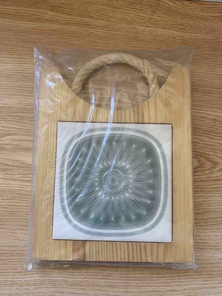 Planche  à pain + carrelage décoration ou sous plat, Maison & Meubles, Enlèvement ou Envoi, Neuf, Casserole ou poêle