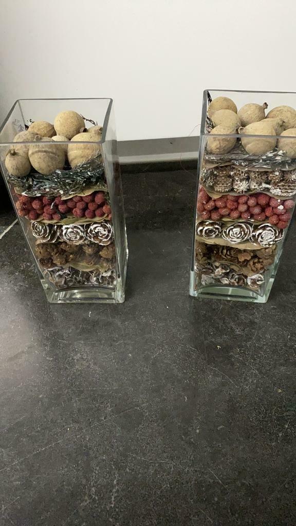 2 mooie vazen met kerstdecoratie, Huis en Inrichting, Ophalen of Verzenden
