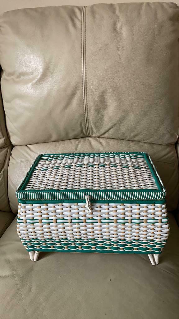 Ancienne travailleuse boîte à couture excellent état, Comme neuf