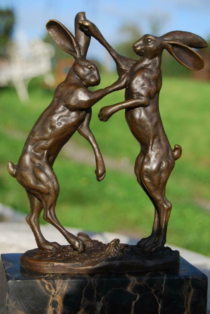 Bronze animalier signé (le bouquinage des lièvres ), Enlèvement ou Envoi, Bronze