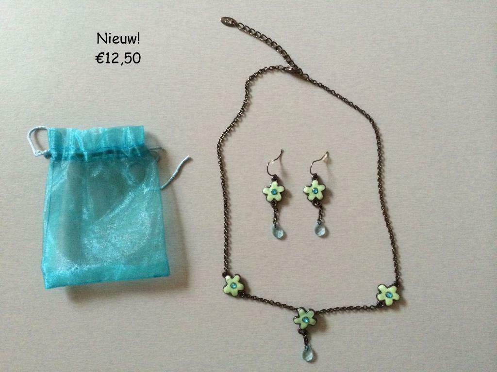 lot juwelen: kettingen, armbandjes, oorbellen en ring, Ophalen of Verzenden, Zo goed als nieuw