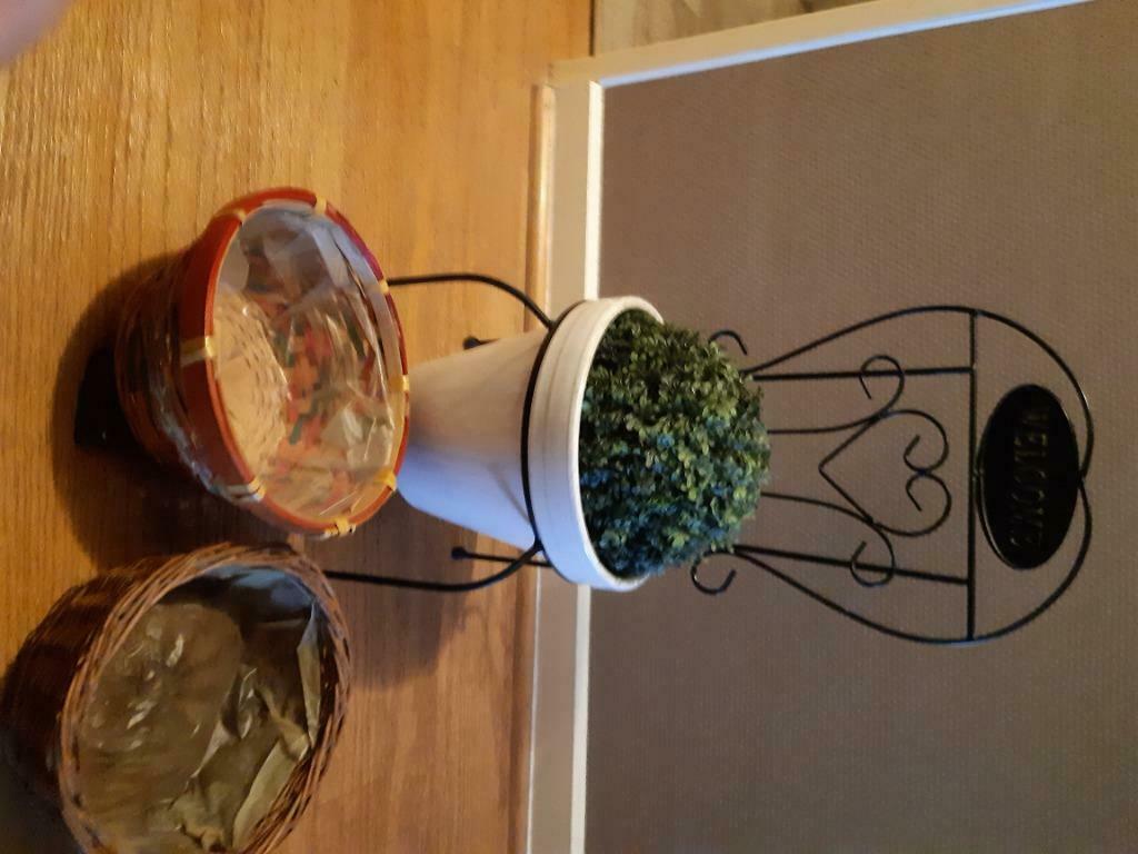 pot de fleurs avec belle chaise métal et autres articles, Ophalen of Verzenden, Metaal