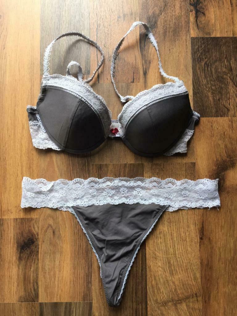 Grijs setje Passionata BH B80 + string maat 40, Kleding | Dames, Passionata, Verzenden, Grijs, Setje
