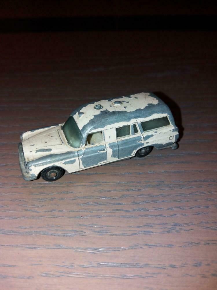 Matchbox series no 3 Mercedes Benz Ambulance, Ophalen of Verzenden, Gebruikt, Matchbox