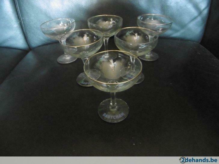 Verre Babycham Verre Baby Cham des années 1950, Enlèvement