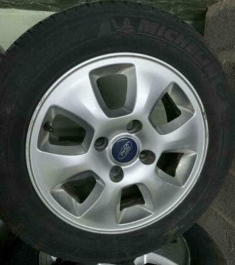 ⭐ ZOEK FORD FIESTA VELGEN & BANDEN ⭐, Auto-onderdelen, Ophalen, 14 inch, 175 mm, Banden en Velgen