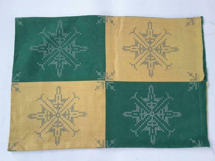 borduurkussen in Aïda canvas 34 x 48 cm groen en geel, Hobby en Vrije tijd, Naaien en Fournituren, Ophalen of Verzenden, Nieuw