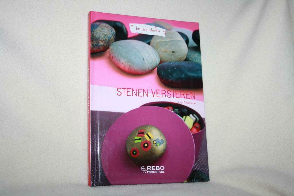 Stenen versieren – Amadine Dardenne Knutselideeën, Amadine Dardenne, Ophalen of Verzenden, Zo goed als nieuw, Overige onderwerpen