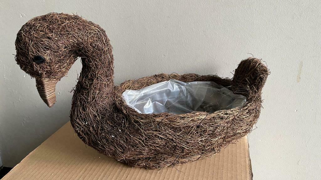 Composition florale canard en roseau, Osier, Comme neuf, Enlèvement, Panier